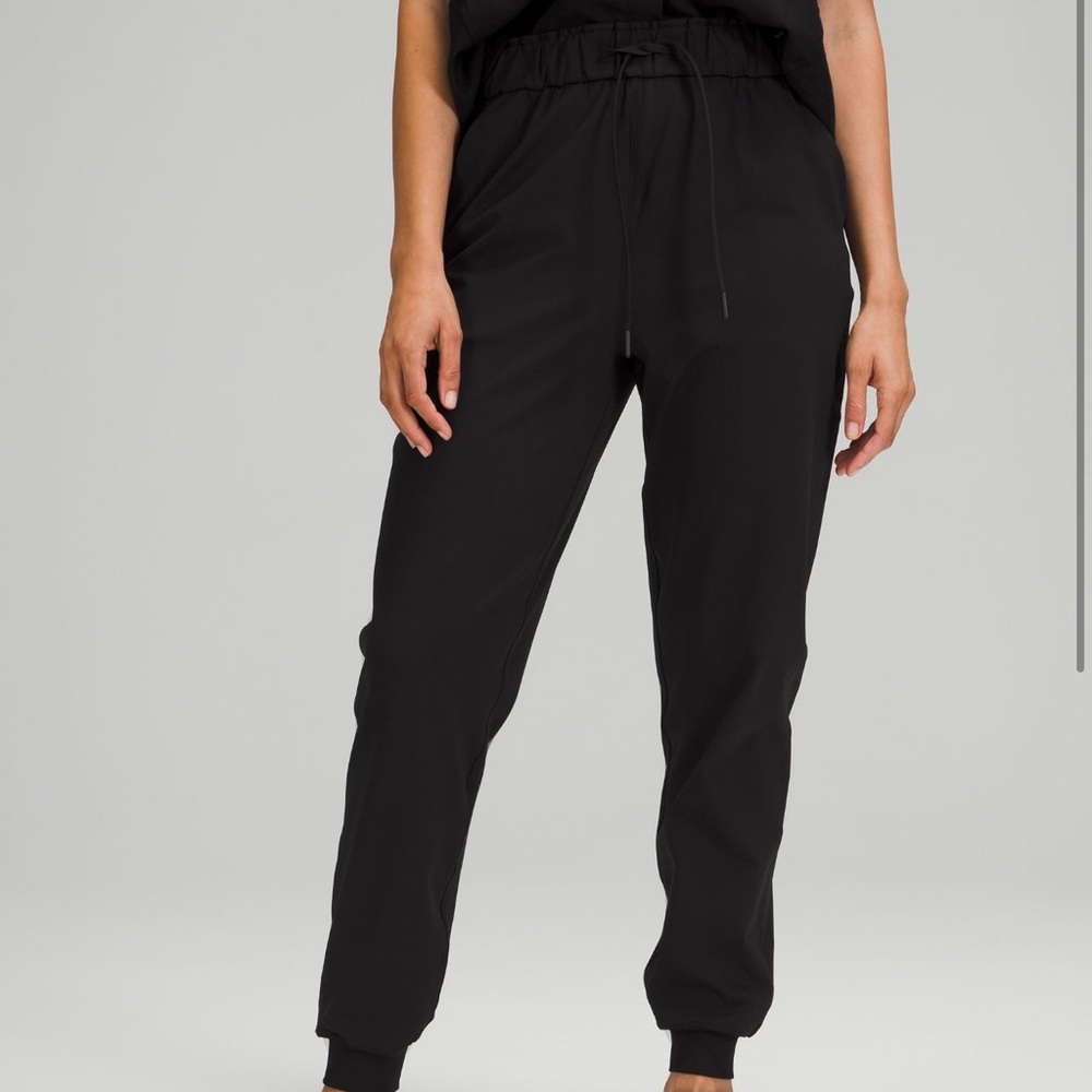 Lululemon stretch high rise jogger full length!